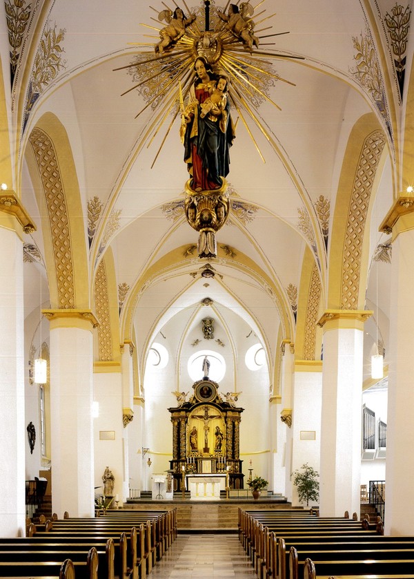 Innenansicht St. Walburga. Foto: Katholische Kirchengemeinde Meschede-Bestwig.