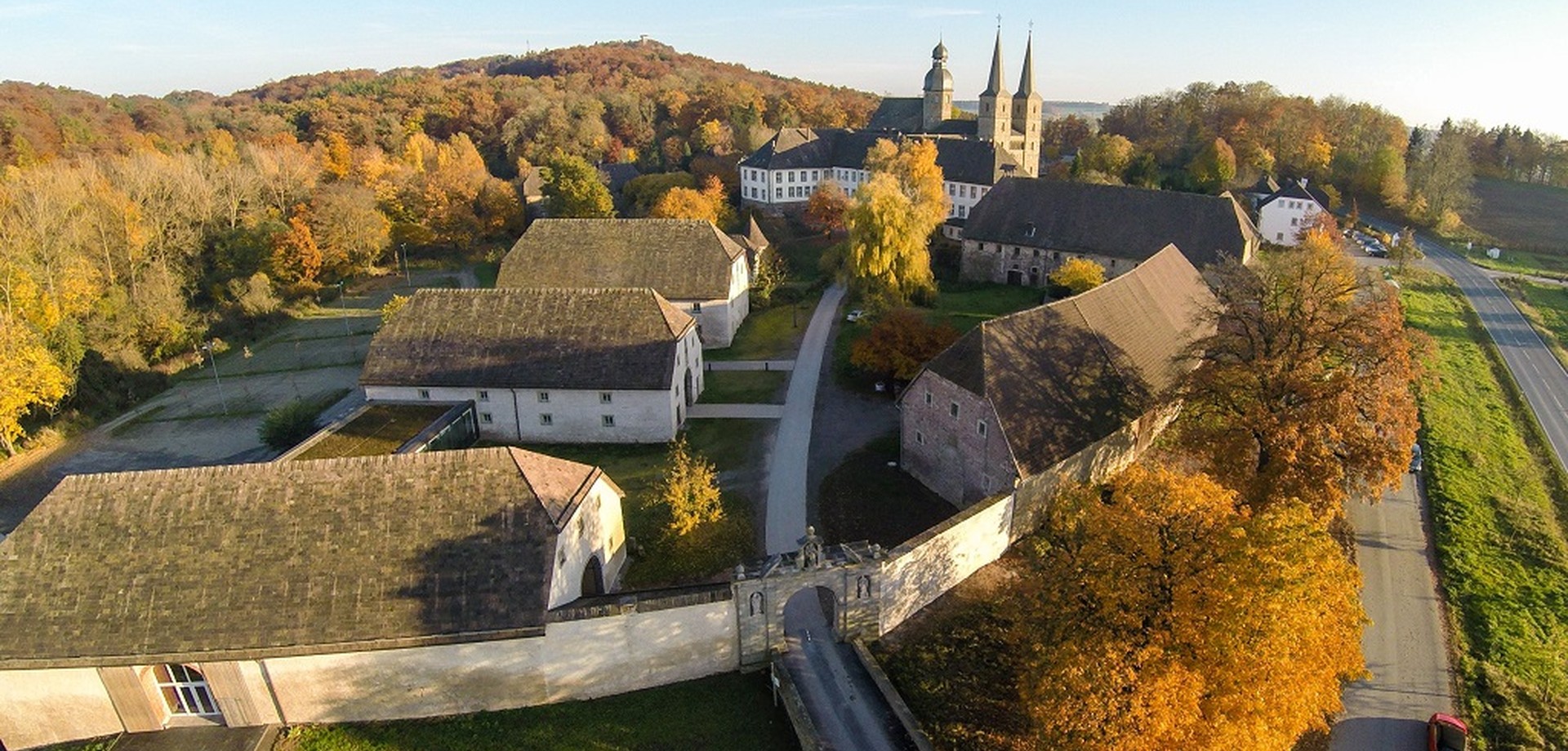 Klostergelände Marienmünster. Foto: Netzwerk Klosterlandschaft OWL.