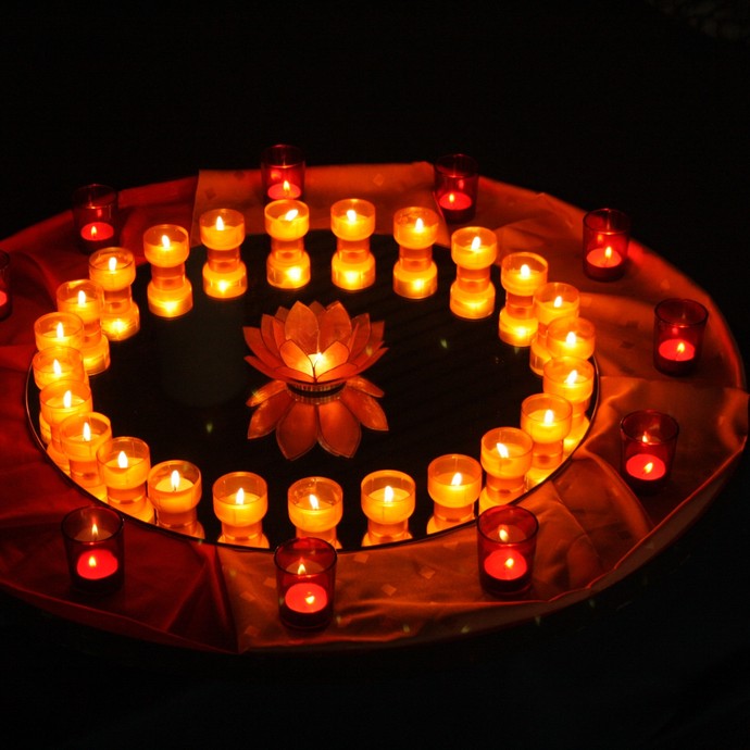 Lichtmandala im Bergkloster Bestwig (vergrößerte Bildansicht wird geöffnet)