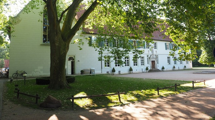Kloster Bentlage. Foto: Kloster Bentlage, Jan-Christoph Tonigs. Kloster Bentlage. Foto: Kloster Bentlage, Jan-Christoph Tonigs.