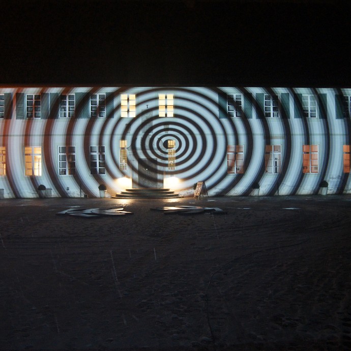 Kloster Bentlage erstrahlt durch ein ringförmiges Lichtmuster. © Kloster Bentlage.