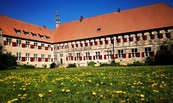 Kloster Frenswegen vor der Butterblumenwiese