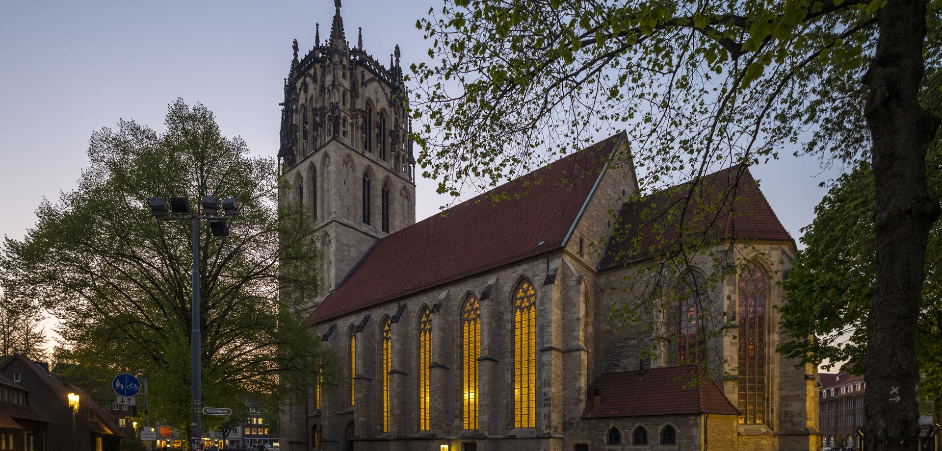 Außenansicht der Liebfrauen-Überwasserkirche in Münster. Foto: Marius Jacoby.